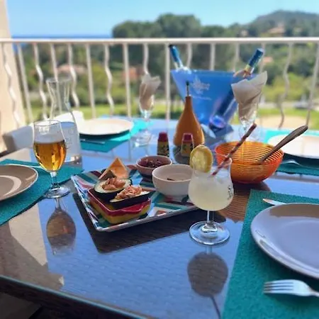 Superbe Duplex T3 Climatise Avec Terrasse Et Solarium, Magnifique Vue Et Golf アパート Saint-Raphaël