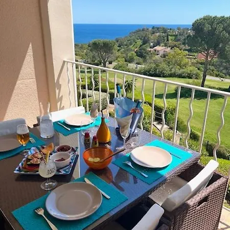 Superbe Duplex T3 Climatise Avec Terrasse Et Solarium, Magnifique Vue Et Golf